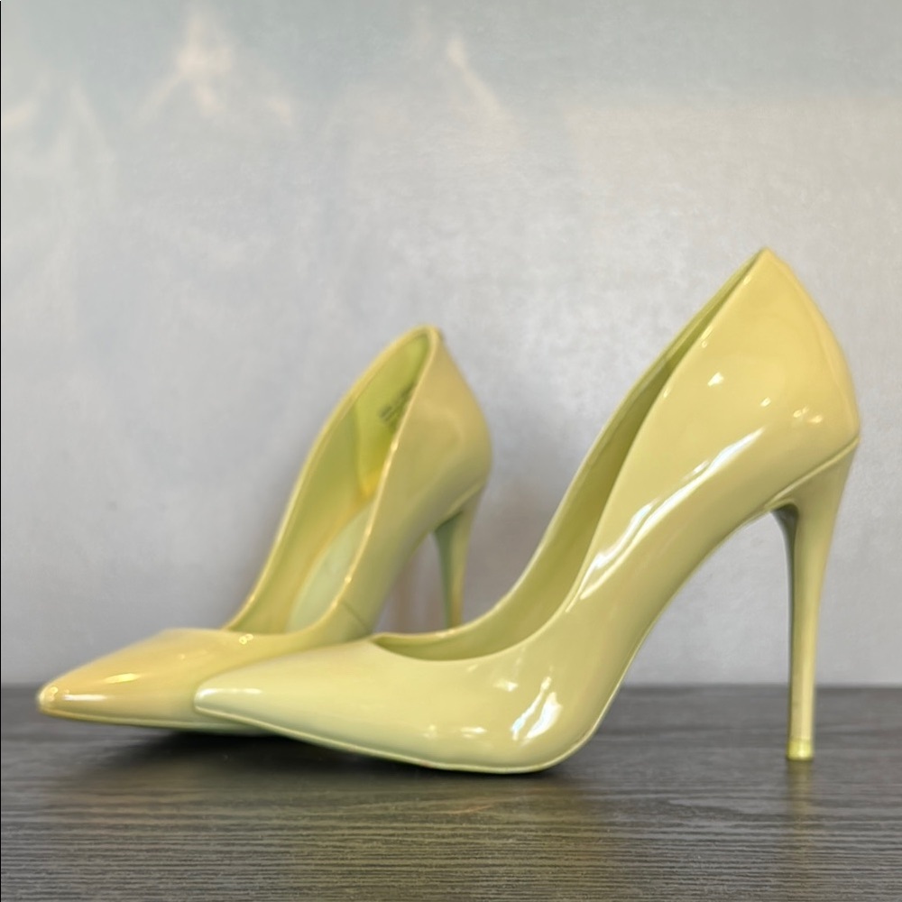 Aldo Lime Green Pump